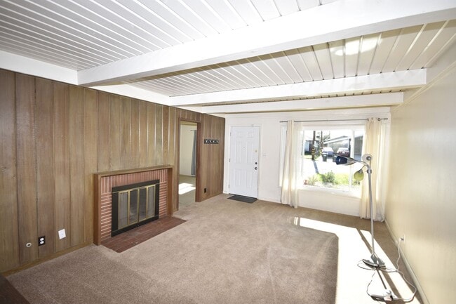 Building Photo - 2305 Cottage Way