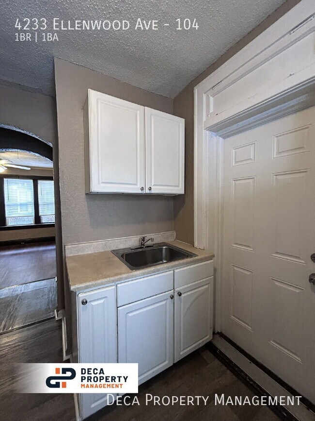 Foto del edificio - 4231-4233 Ellenwood Ave