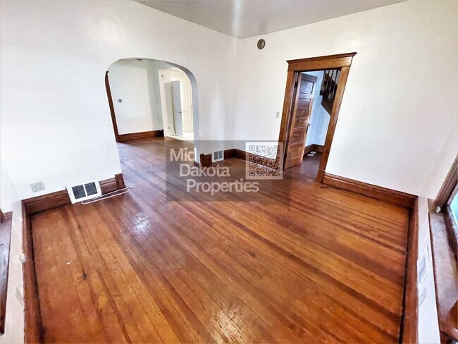 Foto del edificio - 310 S Edmunds- 4 bedroom house