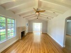 Foto principal - 668 NE 72nd St