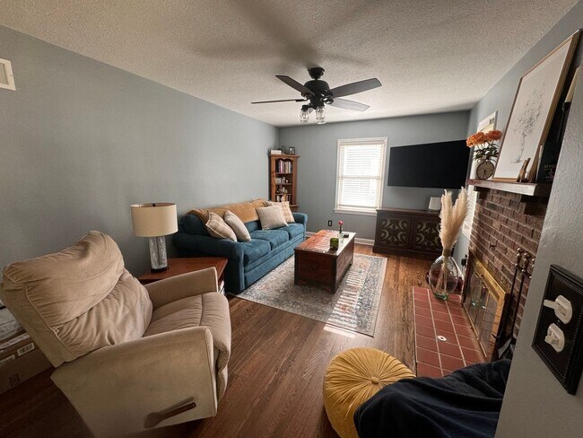 Foto del edificio - 2 Bedroom 1 Bath Single Family Home in Ove...