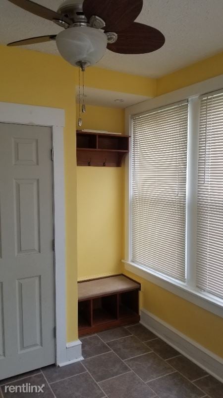 Building Photo - 3 br, 1 bath Townhome - 3090 Carman St