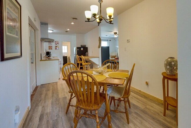 Foto del edificio - 8182 Riverview Dr