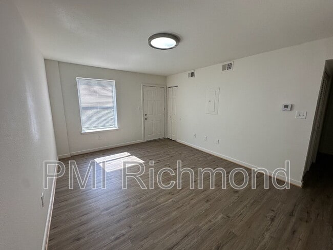 Building Photo - 3517 Briel St