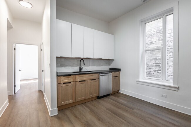 Building Photo - 1456 N Kedzie Ave