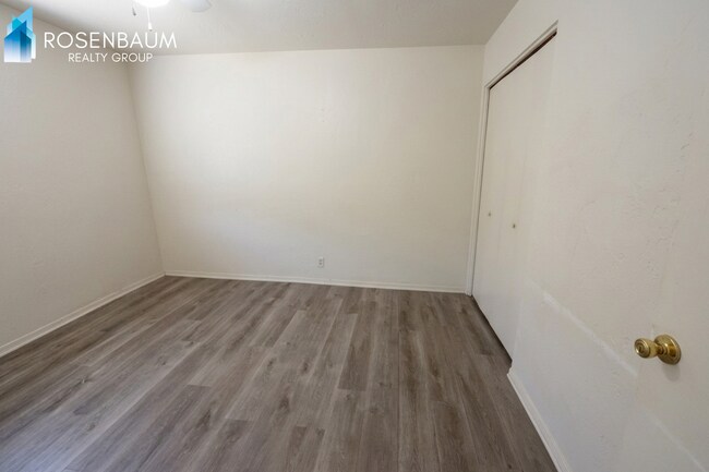 Building Photo - Cozy Upstairs 2-Bedroom Apartment with Shared Fenced Yard