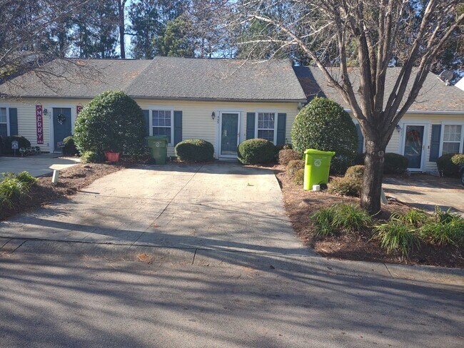 Foto del edificio - Delightful Two Bedroom Two Full Bath Home!