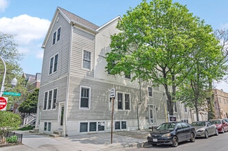 Building Photo - 1459 W Melrose St