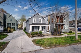 Building Photo - 2471 Tremont Ave