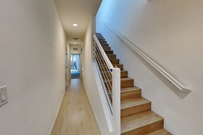 Foto del edificio - 392 Midstream Ln