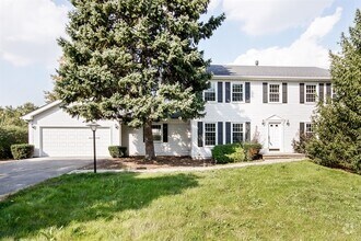 Building Photo - 18 Oak Brook Rd