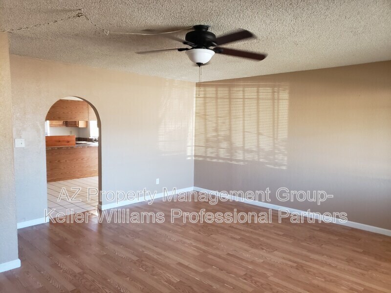 Building Photo - 5959 W Britton Ave