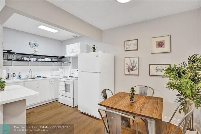 Foto del edificio - 820 NE 17th Ave