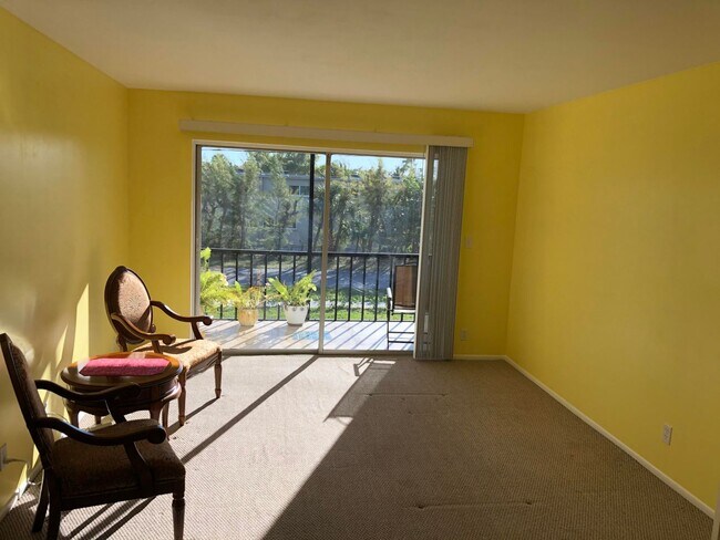 Foto del edificio - 460 NW 20th St