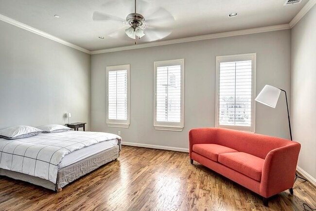 Building Photo - 10913 Wrenwood Manor