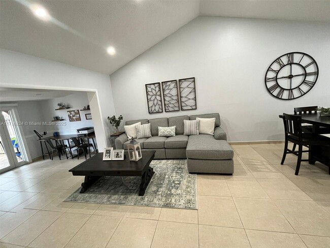 Foto del edificio - 4533 SW 143rd Pl