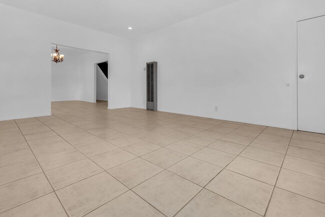 Foto del edificio - 915 E 91st St