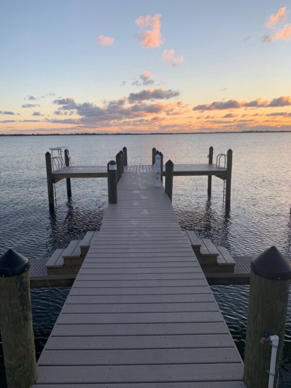 Foto del edificio - 2625 NE Indian River Dr