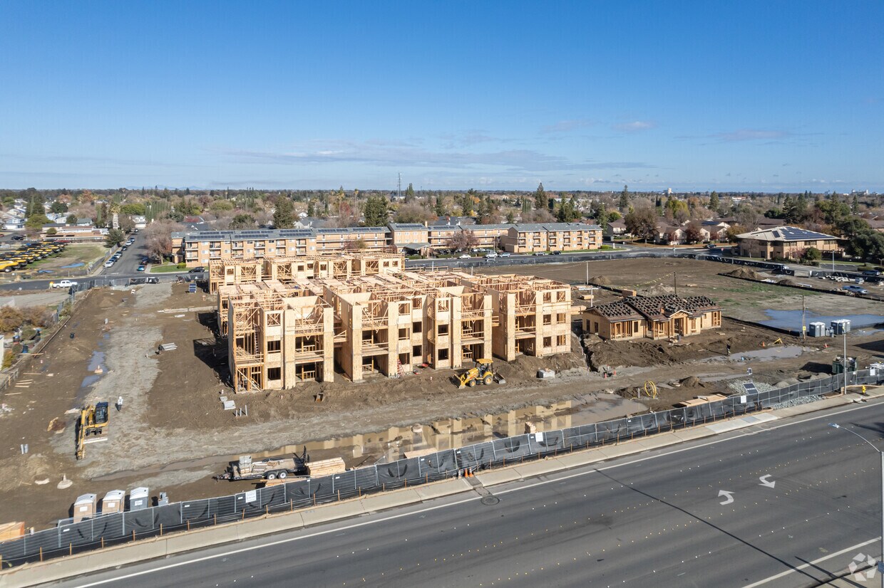 Vista Del Robles Apartments Apartments in Woodland, CA