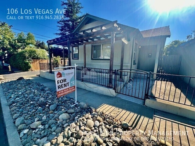 Primary Photo - 106 Los Vegas Ave