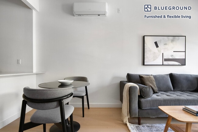 Building Photo - 285 Kingsland Ave