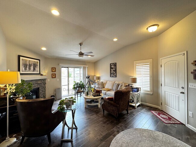 Foto del edificio - Stunning 3 Bedroom Patio Home Located in N...