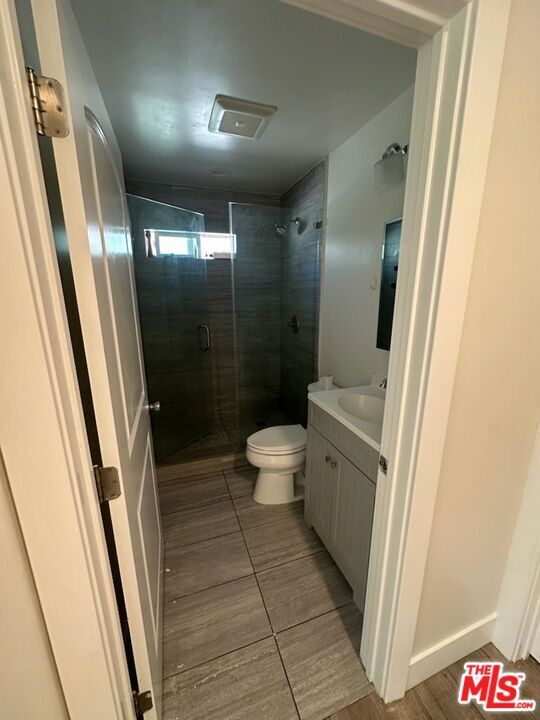 Foto del edificio - 7854 Ledge Ave