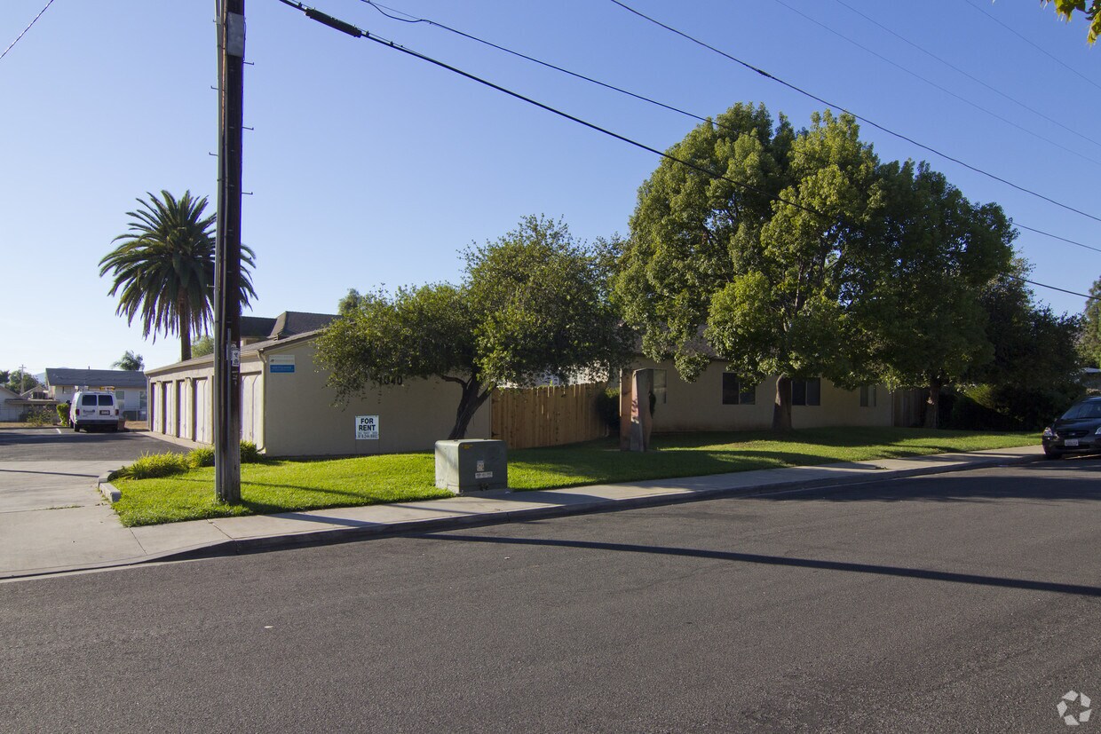 Foto principal - Bostonia Palms Apartments