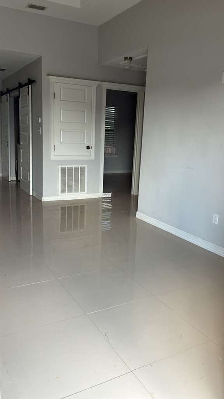 Building Photo - 813 Blue Quail St