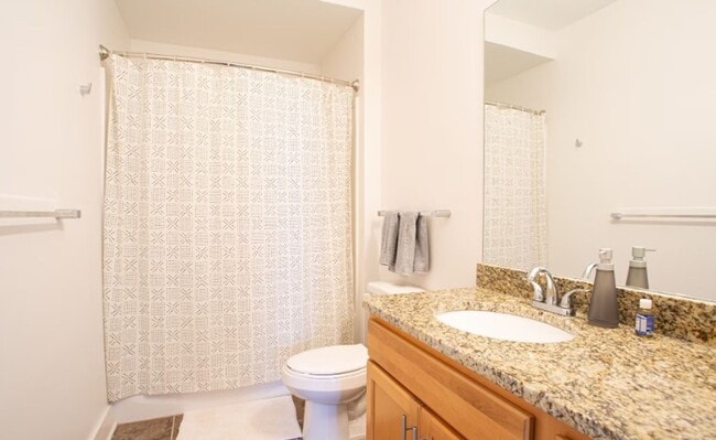 Interior Photo - Artisan Hill