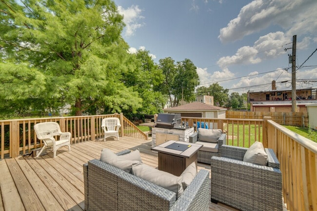 Foto del edificio - 113 S Mason Ave