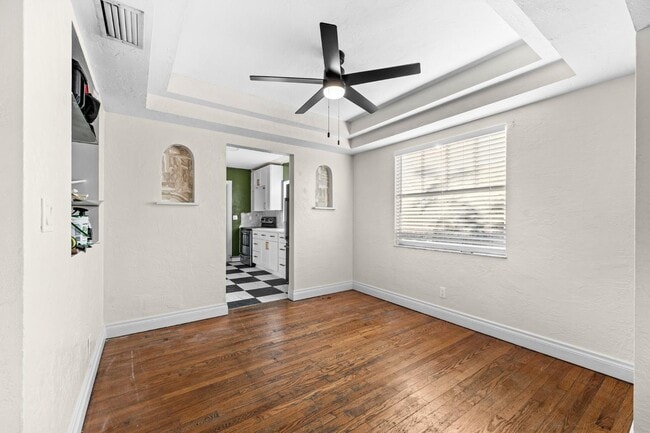 Building Photo - 4514 9th Ave N