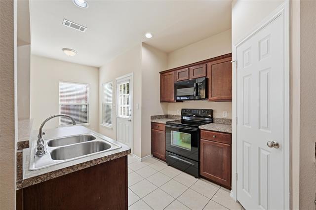 Building Photo - 813 Parkplace Ridge