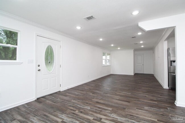 Building Photo - 150 E Ensley St