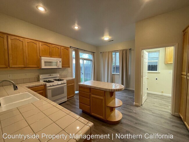 Foto del edificio - 4 br, 2 bath House - 2462 Jessica Circle