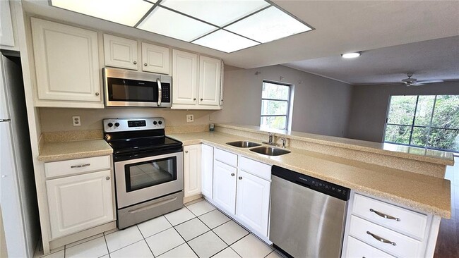 Building Photo - 6800 Placida Rd