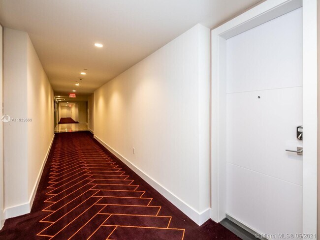 Foto del edificio - 1800 NW 136th Ave