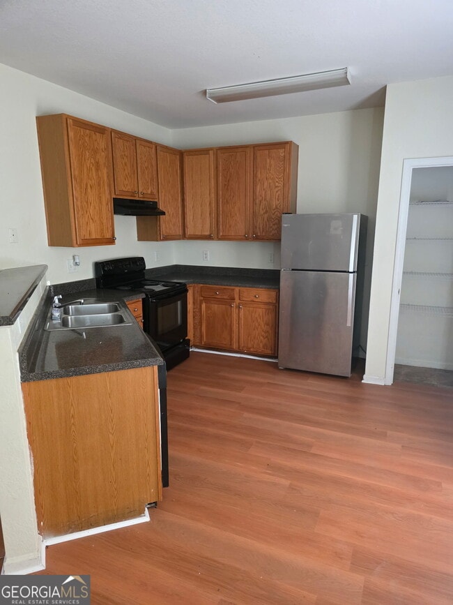 Foto del edificio - 290 Brookview Dr