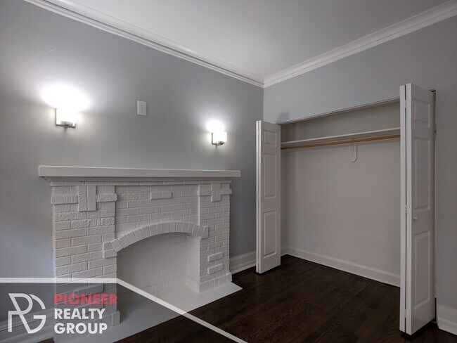 Foto del edificio - 1114 W Glenlake Ave