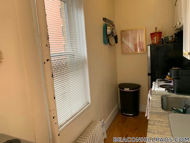 Building Photo - 108 Myrtle St