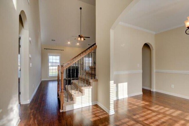 Building Photo - 3373 Wiser Dr
