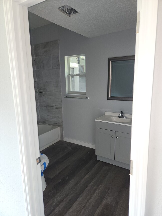Foto del edificio - 209 E 17th St