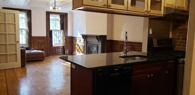 Foto del edificio - 203 18th Street Garden (rental)