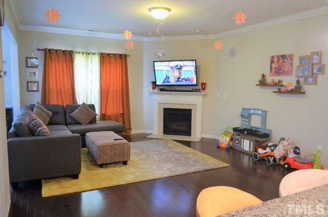 Building Photo - 318 OldCastle Dr