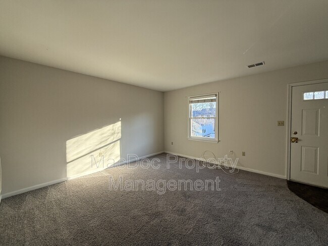 Foto del edificio - 200 Farrell Ln