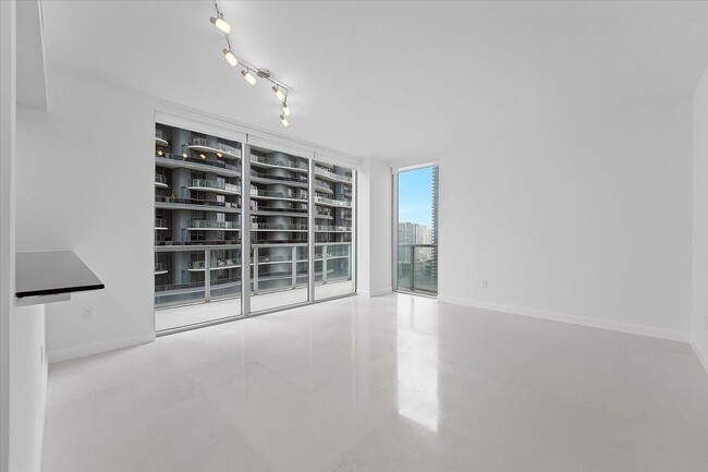 Foto del edificio - 1050 Brickell Ave
