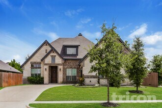 Building Photo - 330 Abbott Ln