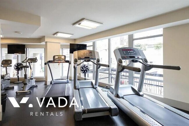 Photo du bâtiment - Elan Yaletown 1 BR APT Rental 2004-1255 Seymour St Vancouver: VADA