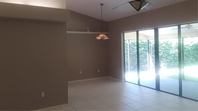 Building Photo - 6128 Nicole Dr