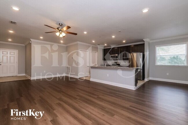 Foto del edificio - 6177 Kinlock Ave